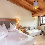 Отель Hubertus 4*
