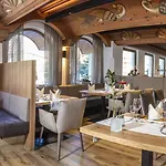Отель Hubertus 4*